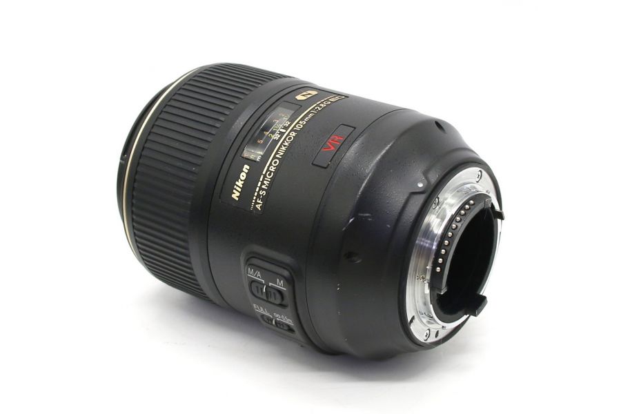 Nikon 105mm f/2.8G AF-S IF-ED VR Micro-Nikkor